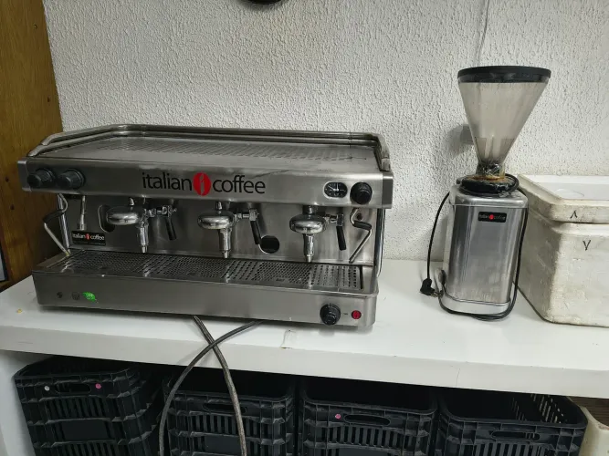 Máquina de café italian coffee