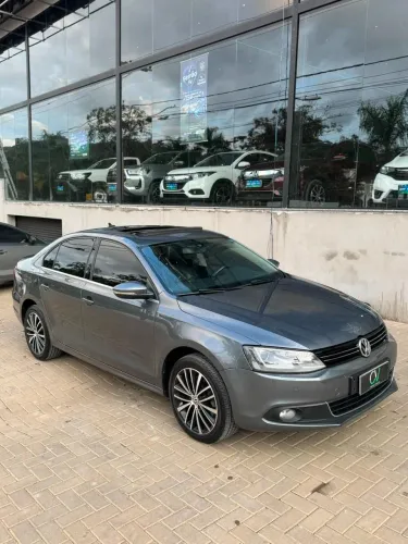 Volkswagen Jetta Highline TSI 2.0 8V 120cv Gasolina Tiptronic 2014