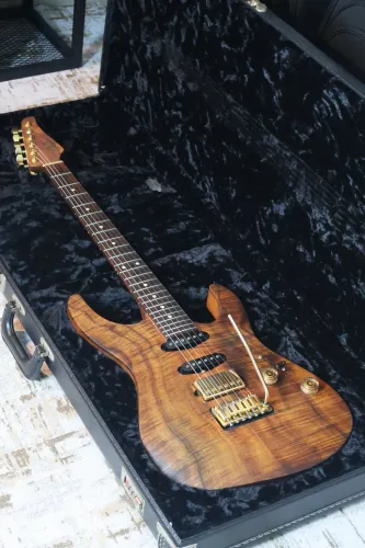 Guitarra Suhr Modern Pro Curly Koa Custom Order