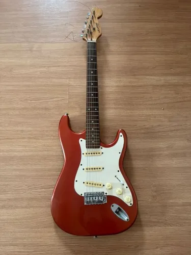 Guitarra Vendo ou Troco em contra baixo