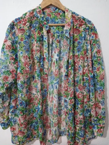 Blusa Charmosa leve com suave transparência