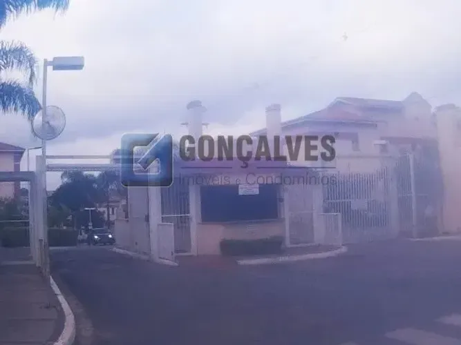 Sobrado à venda no Utinga, Santo André - 3 dormitórios, 2 vagas, piscina