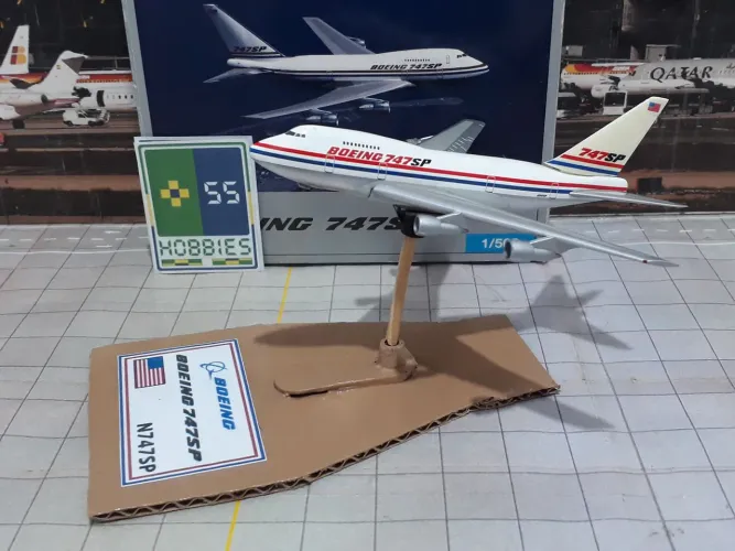 Miniatura Avião Herpa 1/500 Boeing 747SP "House Colours" (leia o anúncio)