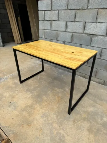 Escrivaninha Robusta Industrial Reforcada 1.40x60