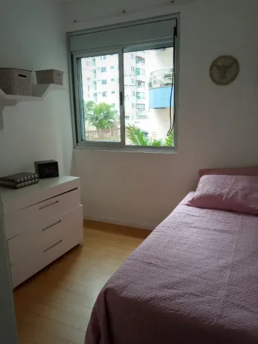 QUARTO PARA MULHERES NO CENTRO