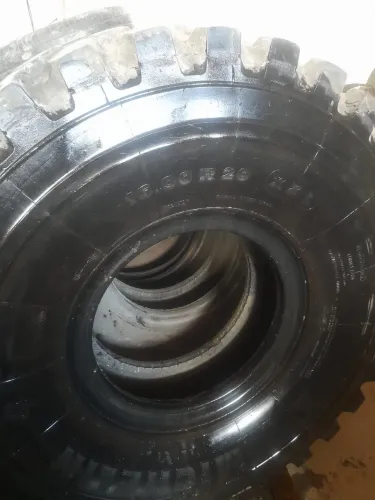 Pneu 1600x20 Michelin semi novo