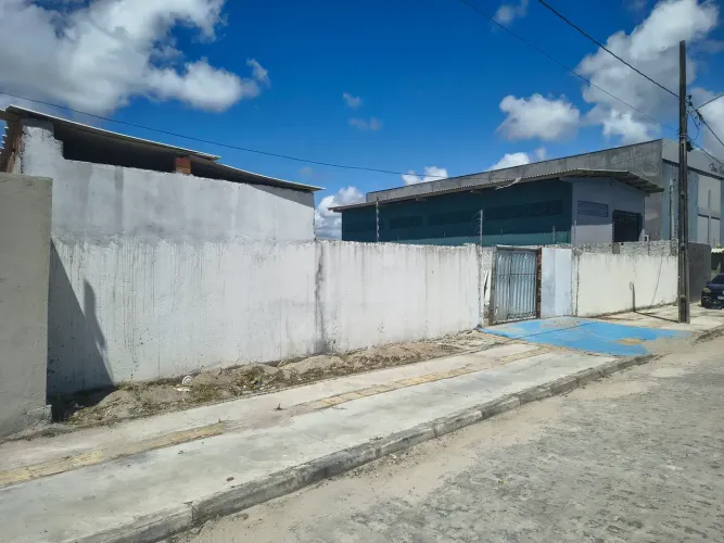 ALUGA-SE TERRENO MURADO MO AEROCLUBE