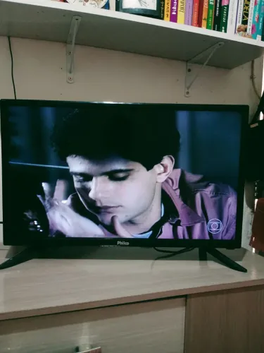 Vendo Tv Philco 24 polegadas! Em perfeito estado de conservação.  Acompanha controle. 350.