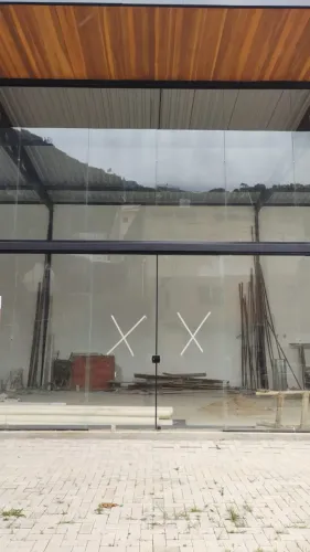 Loja com 49M² em rua movimentada