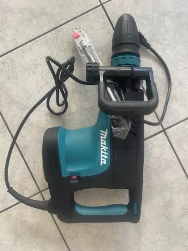 Martelete 10 Kg Sds Max Hm1203c 220v Makita + Acessório (Novo) Obs: Não acompanha caixa.