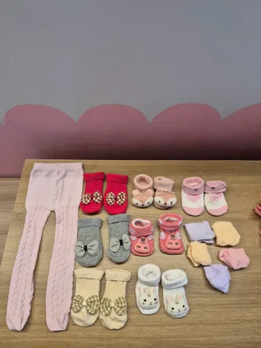 Lote de meias e pantufas para bebe menina