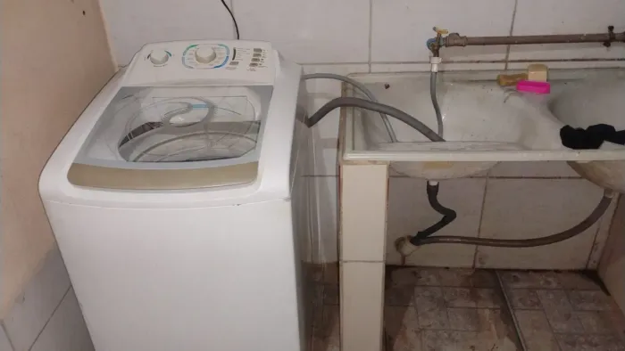 Vendo máquina de lavar automática 10 kilos funcionando tudo