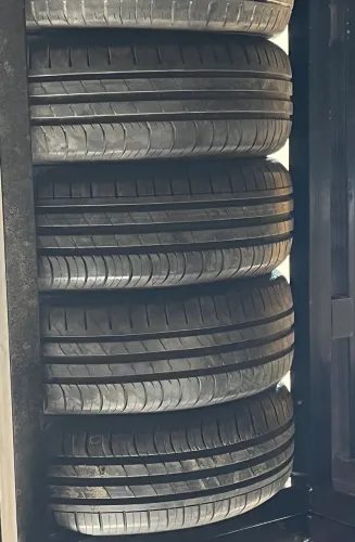 Jogo de pneus 15 Up , Uno , Yaris , HB20 185/60 R15 semi novos 