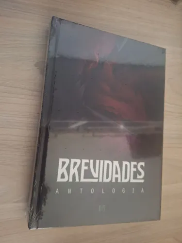 Livro Brevidades: Antologia - Capa Dura (NOVO / LACRADO)
