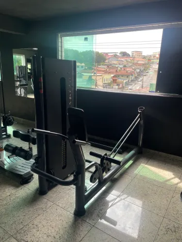Máquina dê glúteo