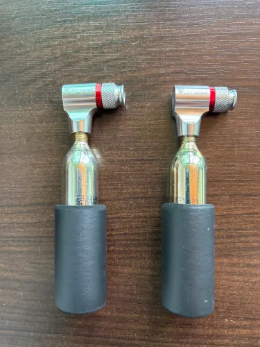 CO2 e adaptador para bico grosso Schrader Moto Carro Bicicleta