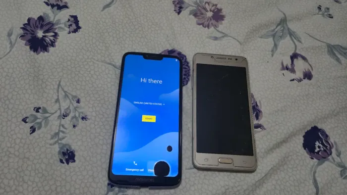 Dois celulares usados antigos/ estão prestando
