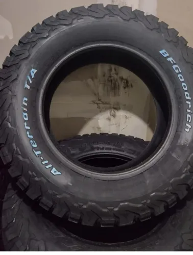 4 Pneus BF Goodrich - 265 /65/R18 