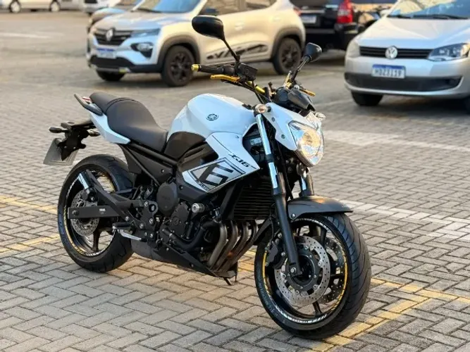 XJ6 N 2013 Branca