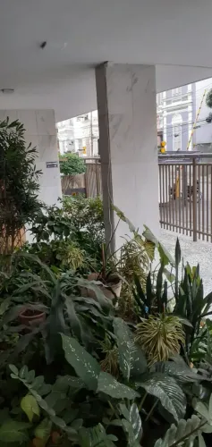 Apartamento de 2 Quartos para Locação Fixa em Laranjeiras Com Vaga e Dependência