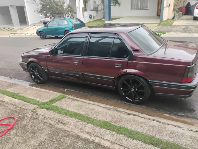 Chevrolet Monza GLS/ Hi-tech 2.0 EFI 2P E 4P (álcool) 1994