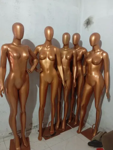 vendo maniquins em fibra bem conservado 