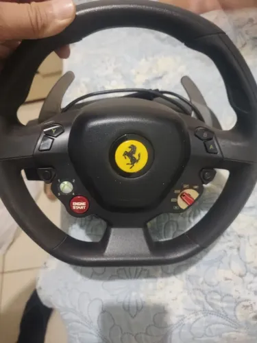 Volante do Xbox 360 usado  thrustmaster Ferrari 458