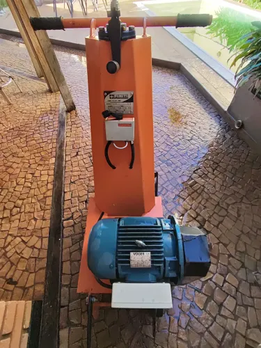 Fresadora de piso FINITI