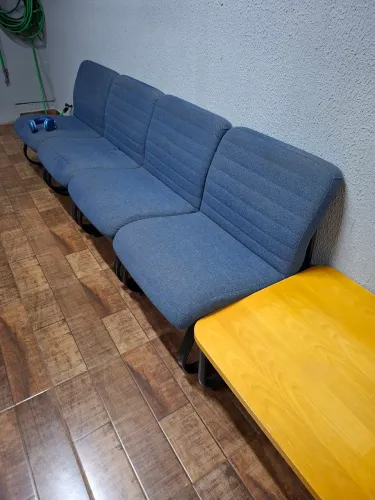 Cadeiras e mesa de Centro