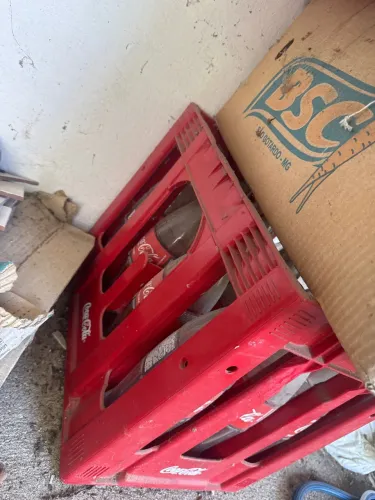 Vendo 3 grades de coca cola com 12 unidade cada
