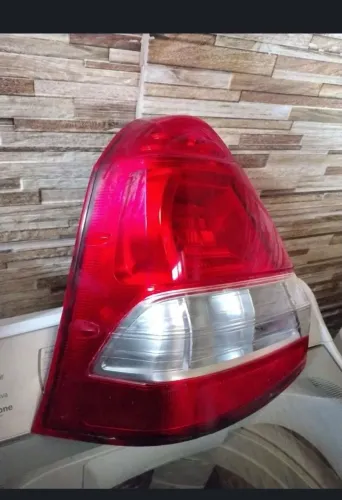Lanterna traseira Etios sedan 