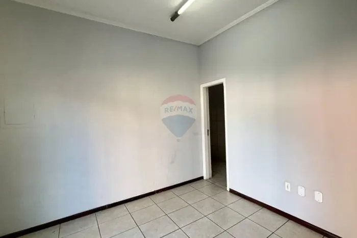 "Conjunto Comercial no Centro de Mogi Guaçu - SP"