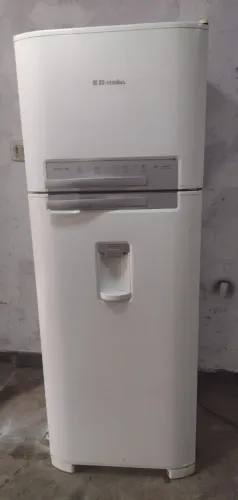 Geladeira frost free 440 litros Electrolux