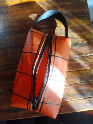 Nécessaire/Estogio de lápis Basketball. Textura de bola de basquete. NOVO. NUNCA USADO.