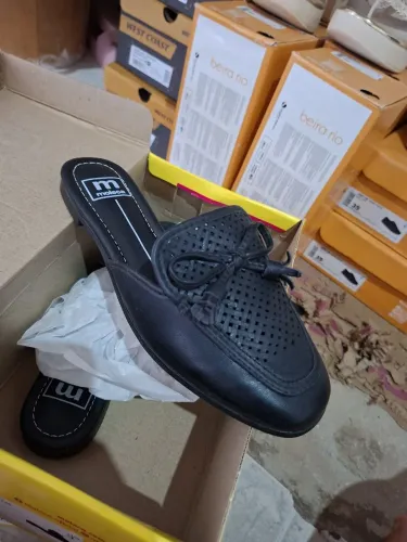 Sandálias e sapatos (brechó)