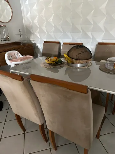 Conjunto de jantar mesa e cadeiras 