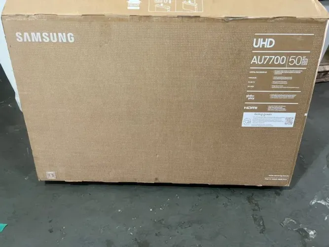 Smart Tv Samsung 50'' Uhd Processador Crystal 4k Au7700 (TELA QUEBRADA)