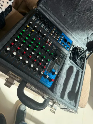 Mesa 10 canais Yamaha