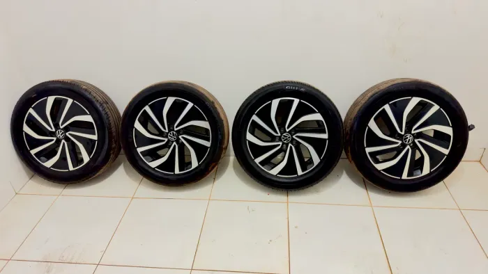 Rodas Aro 16 e Pneus Originais do Polo Highline