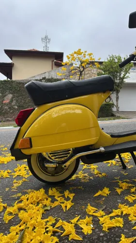 VESPA PLACA PRETA 