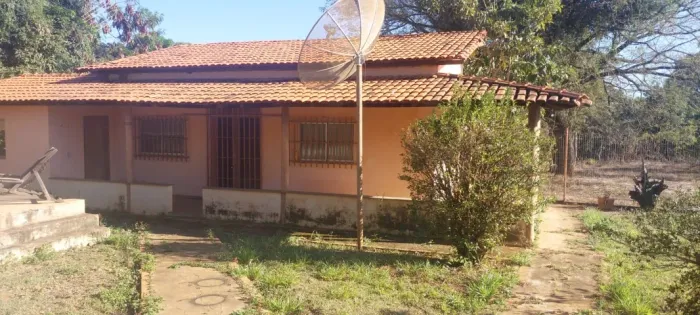 casa com piscina em condominio fechado area de 1.000m²