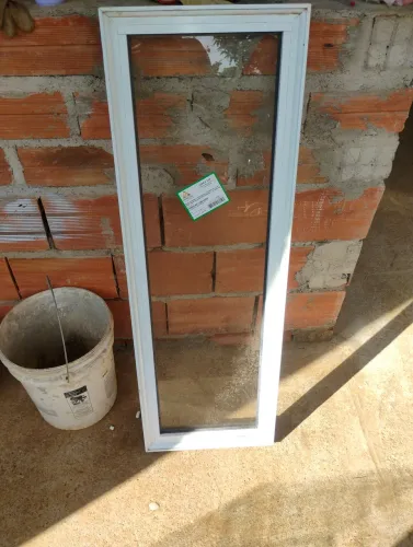 Vitro capela fixo alumínio prado
