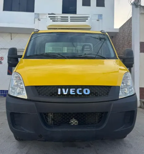 Iveco Daily Furgão 55-180 3.0 16m³ (dies.)(e6) 2015