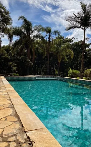 Chácara Piscina com Aquecimento por Placa Solar