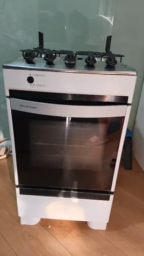 Fogão Brastemp e geladeira