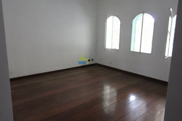 Saúde - 217m² 3Dts, 1St, 1Gar, Px ao Metrô