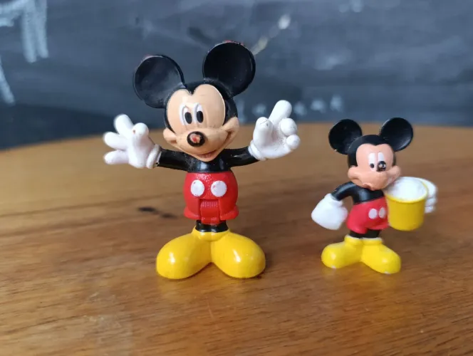 MINIATURAS MICKEY DISNEY. MICKEY CLUB HOUSE 2013 E MICKEY DISNEY JÚNIOR TIPO KINDER OVO