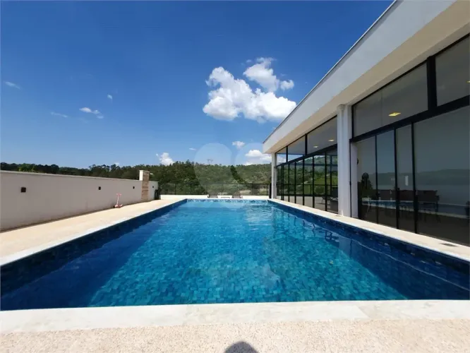 Casa à venda com 6 quartos, sendo 5 suítes, no condomínio Jardim Primavera, Louveira - SP