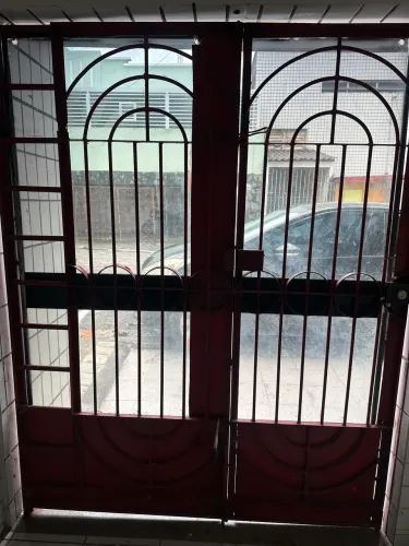 Alugo no Centro com ótima localização 
