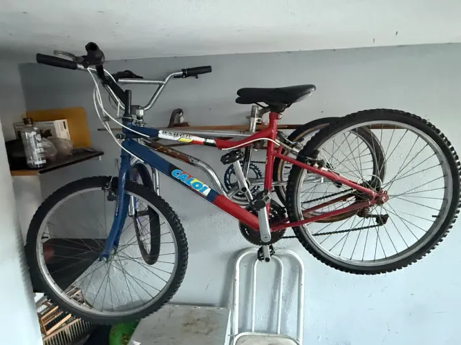 Bicicleta Caloi azul a vermelha Aspen Aro 26 - Ótimo Estado / Clássica